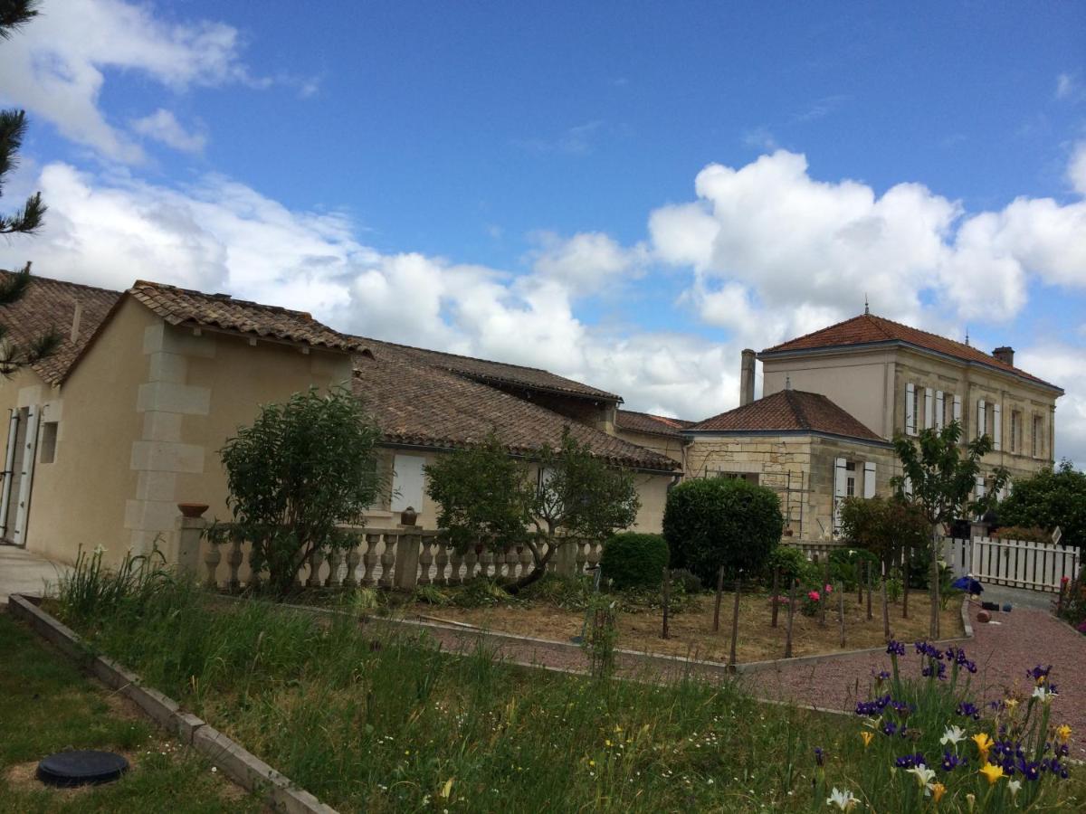 Chateau Couchebout Bed & Breakfast Pugnac Eksteriør bilde